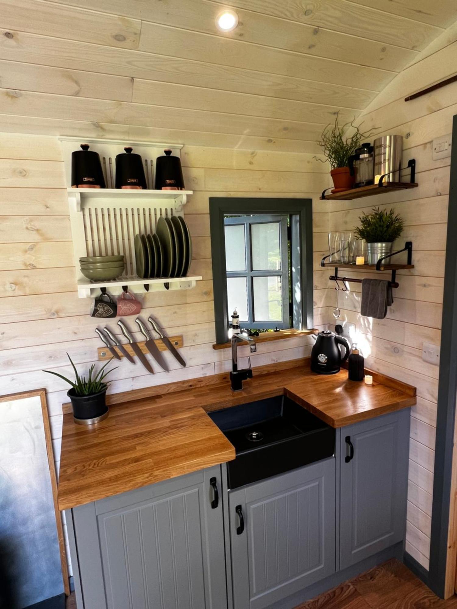 Mountain View Shepherd'S Hut For 2 Adults, 1 Dog Villa Llangoed Exterior foto
