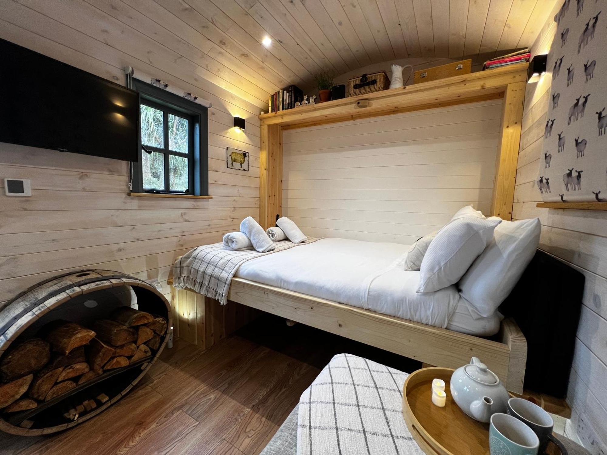 Mountain View Shepherd'S Hut For 2 Adults, 1 Dog Villa Llangoed Exterior foto